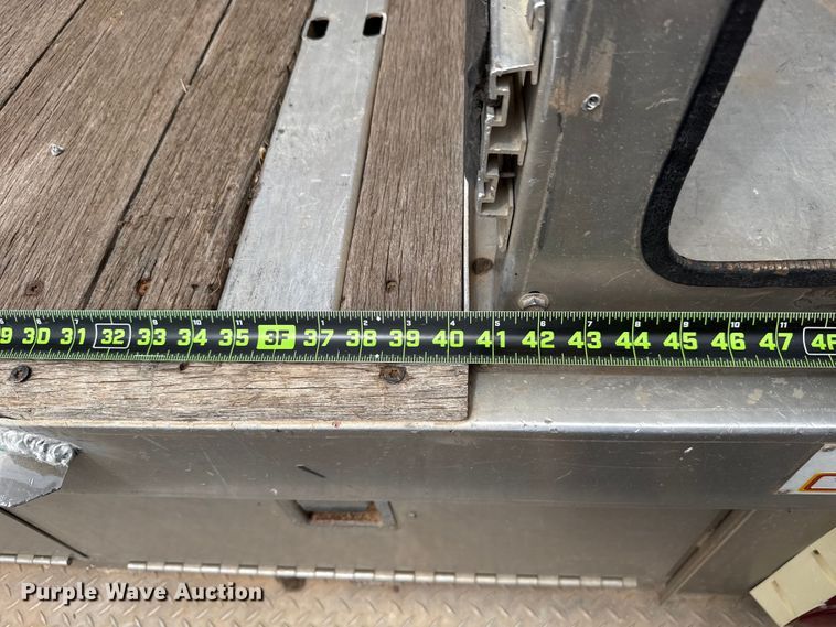 image for item ET6101 2005 Chevrolet W35042 flatbed truck