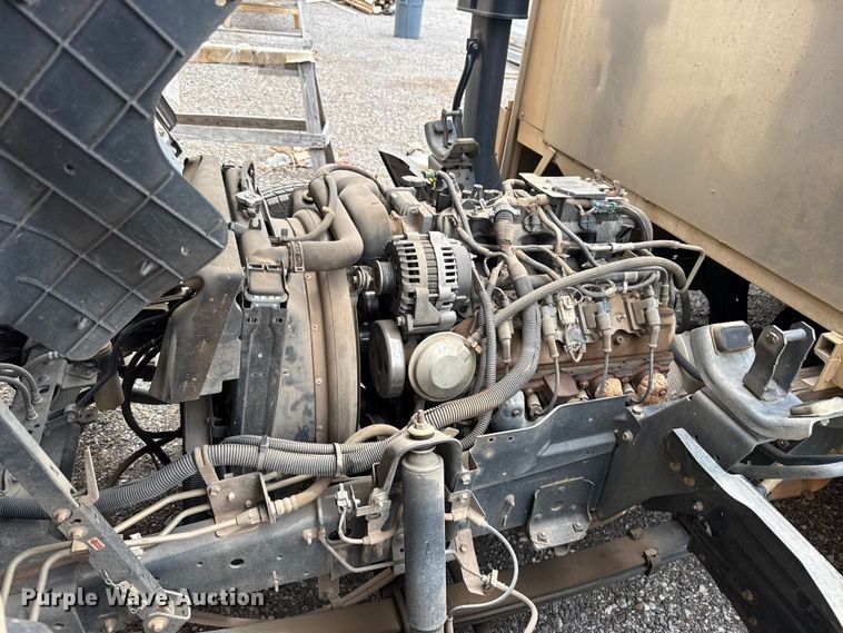 image for item ET6101 2005 Chevrolet W35042 flatbed truck