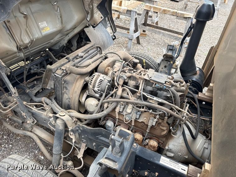 image for item ET6101 2005 Chevrolet W35042 flatbed truck