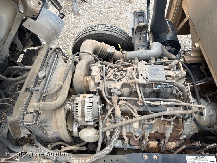 image for item ET6101 2005 Chevrolet W35042 flatbed truck