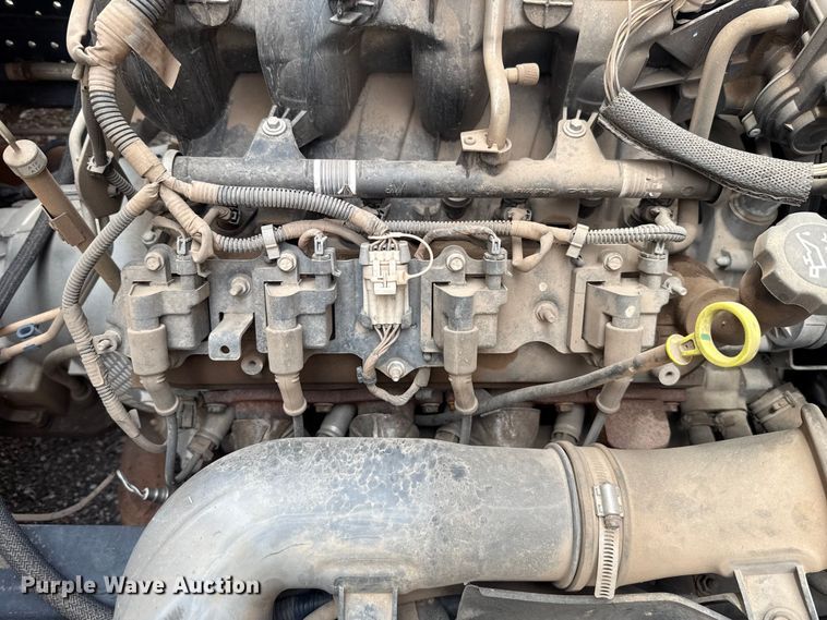 image for item ET6101 2005 Chevrolet W35042 flatbed truck