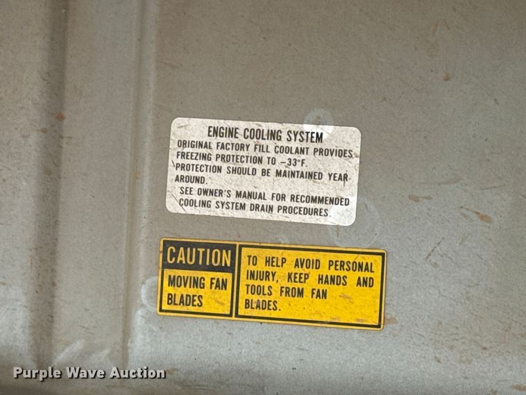 image for item ET6101 2005 Chevrolet W35042 flatbed truck