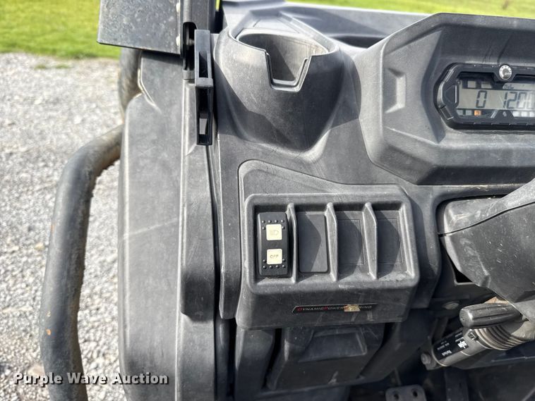 image for item ET6103 2019 Can-Am Defender HD8 utility vehicle
