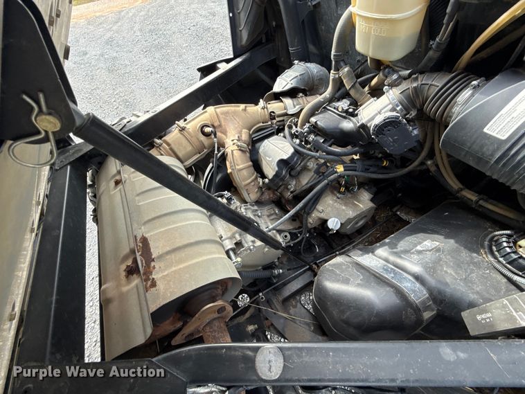 image for item ET6103 2019 Can-Am Defender HD8 utility vehicle