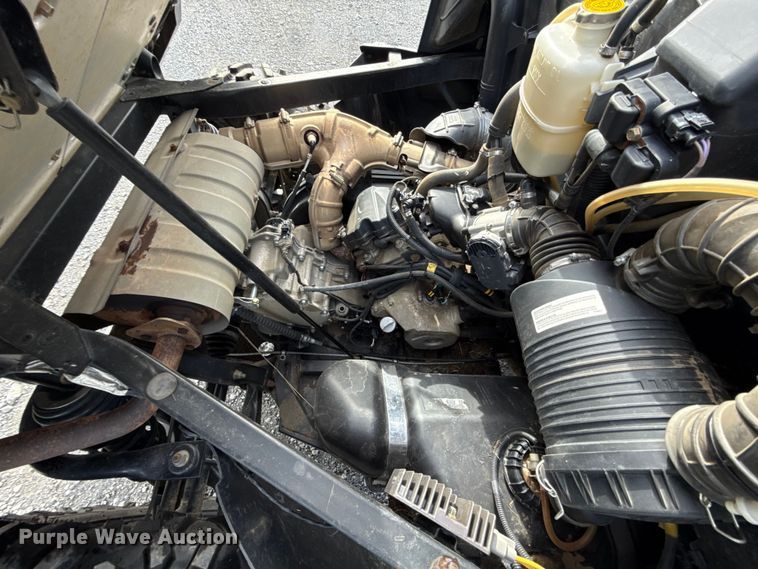 image for item ET6103 2019 Can-Am Defender HD8 utility vehicle