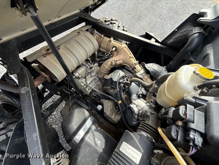 image for item ET6103 2019 Can-Am Defender HD8 utility vehicle