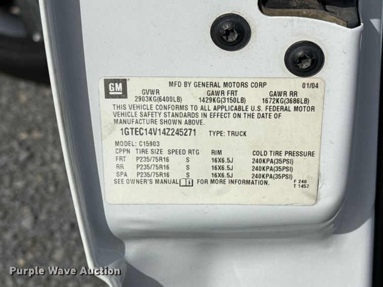 image for item ET6104 2004 GMC Sierra 1500 pickup truck