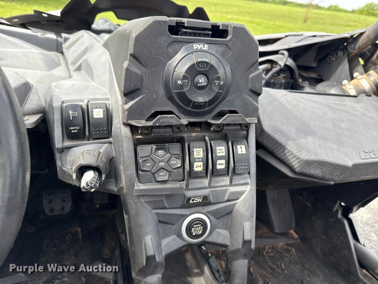 image for item ET6105 2023 Can-Am Maverick X3 DX Max utility vehicle