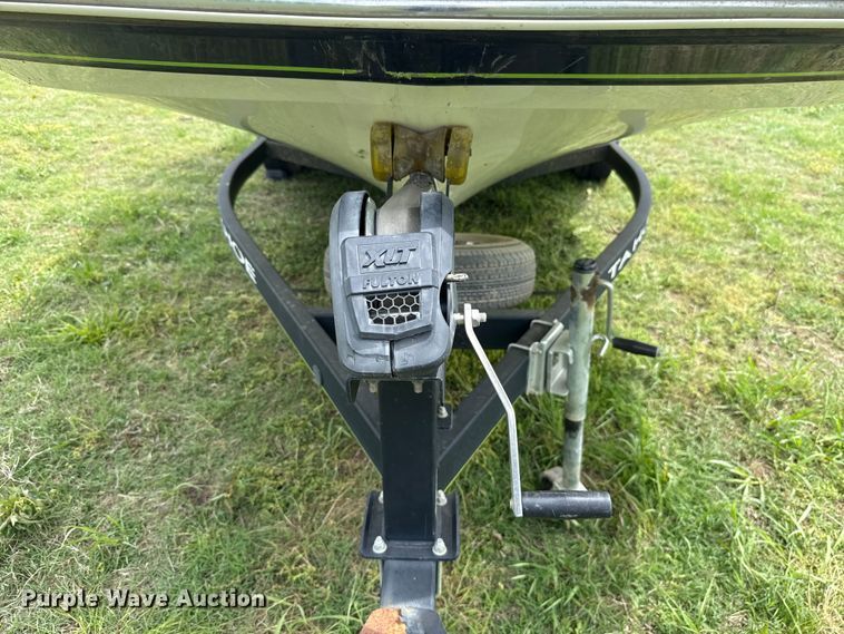 image for item ET6108 2019 Tahoe 1950 boat