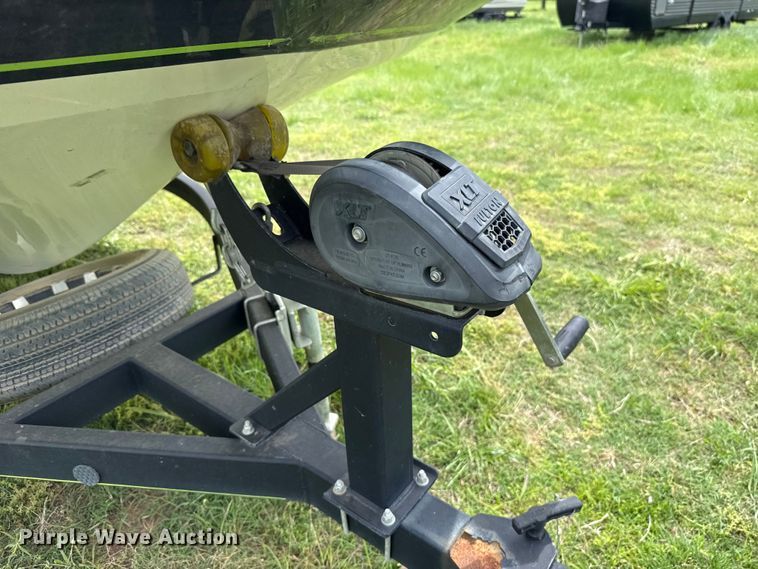 image for item ET6108 2019 Tahoe 1950 boat