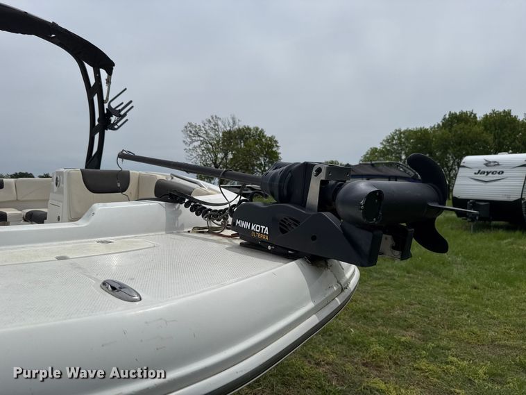 image for item ET6108 2019 Tahoe 1950 boat