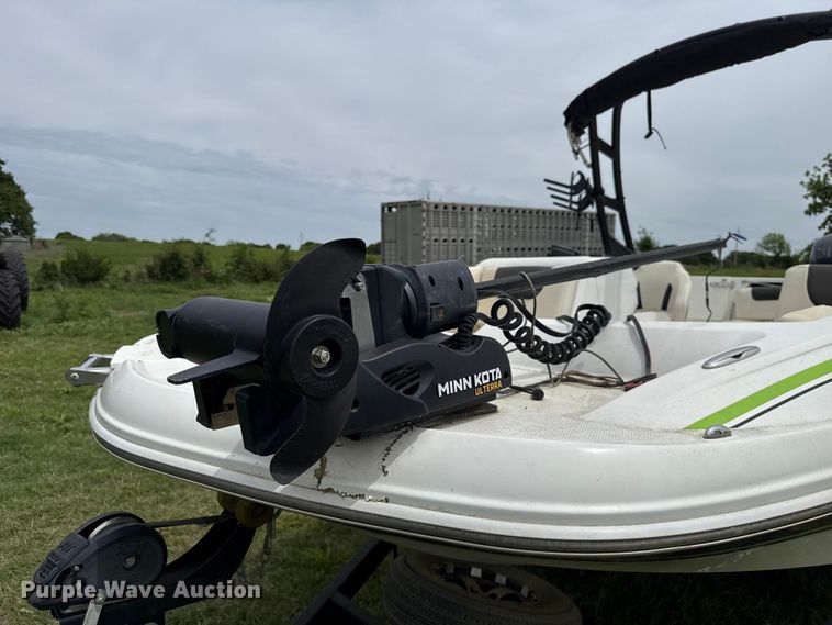 image for item ET6108 2019 Tahoe 1950 boat