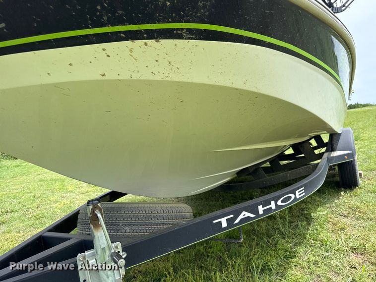 image for item ET6108 2019 Tahoe 1950 boat
