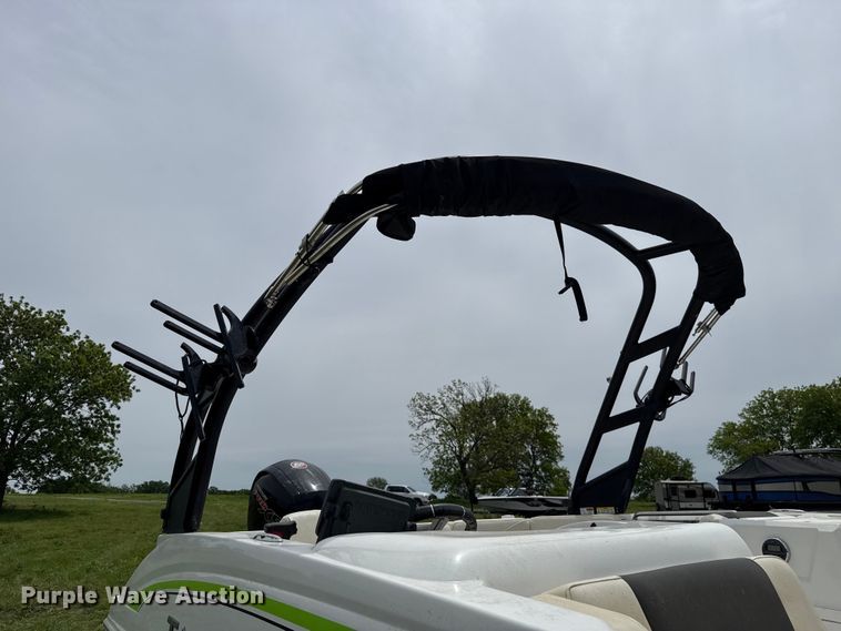 image for item ET6108 2019 Tahoe 1950 boat