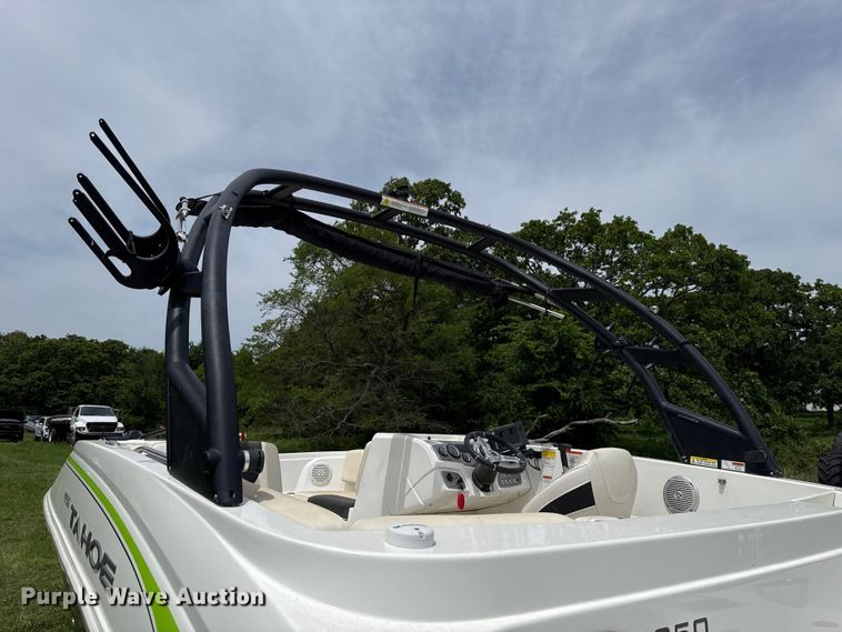 image for item ET6108 2019 Tahoe 1950 boat