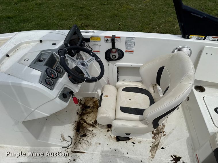 image for item ET6108 2019 Tahoe 1950 boat