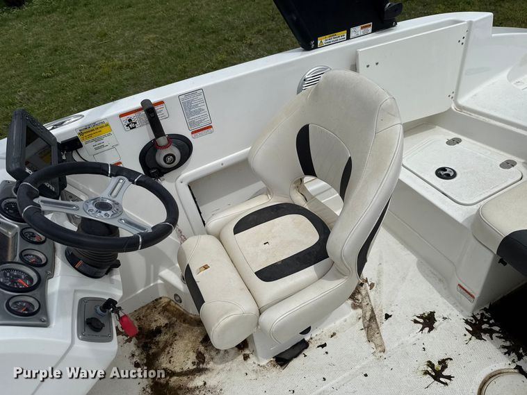 image for item ET6108 2019 Tahoe 1950 boat