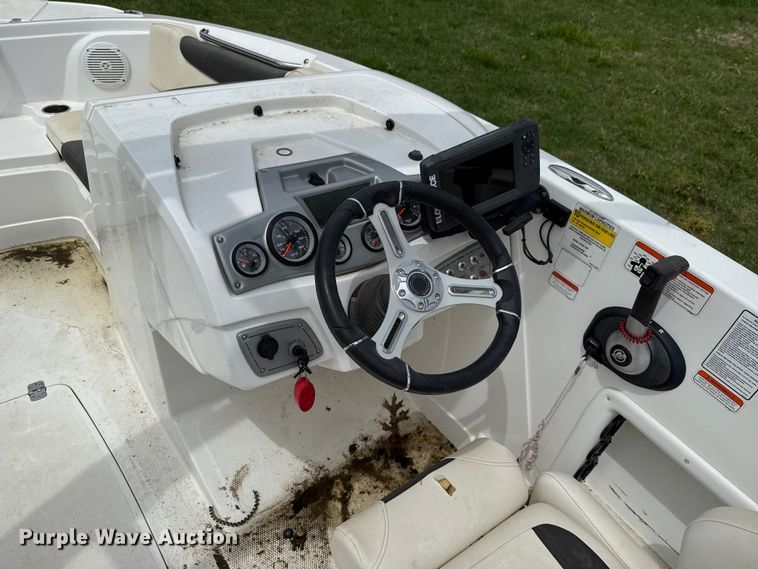image for item ET6108 2019 Tahoe 1950 boat