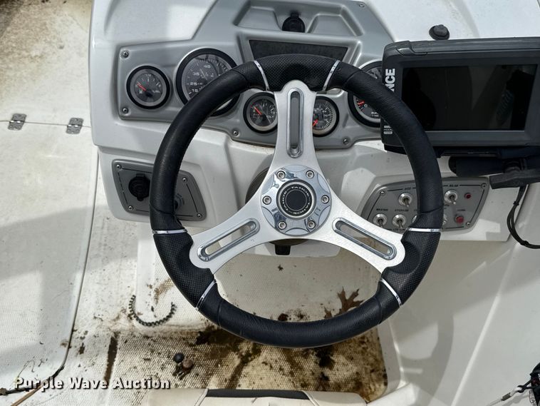 image for item ET6108 2019 Tahoe 1950 boat