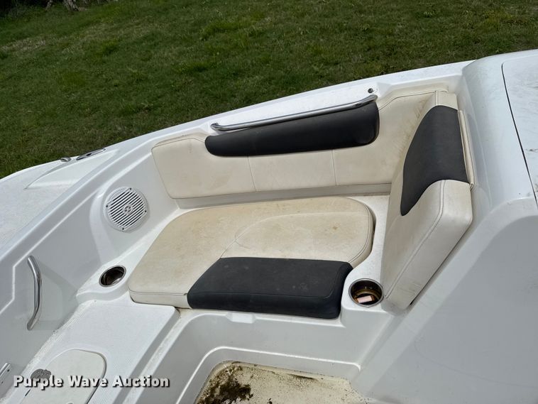 image for item ET6108 2019 Tahoe 1950 boat