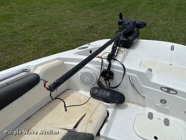 image for item ET6108 2019 Tahoe 1950 boat