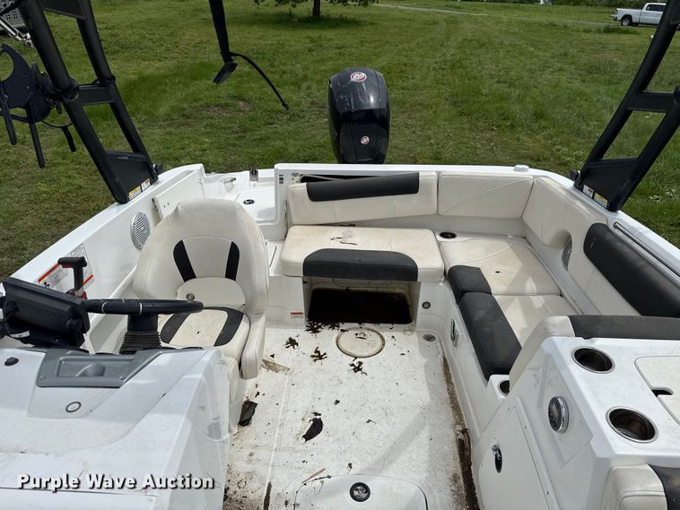 image for item ET6108 2019 Tahoe 1950 boat