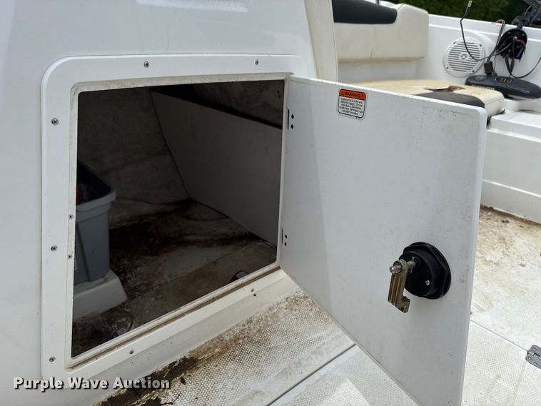 image for item ET6108 2019 Tahoe 1950 boat