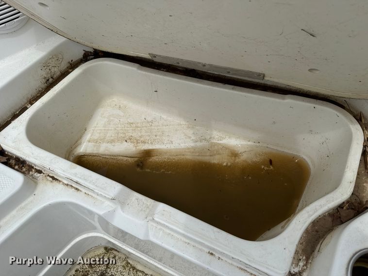 image for item ET6108 2019 Tahoe 1950 boat