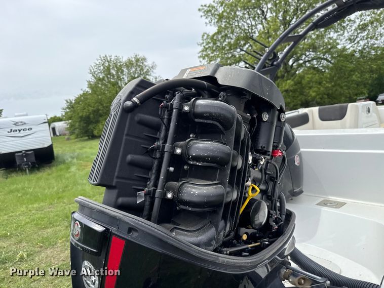 image for item ET6108 2019 Tahoe 1950 boat