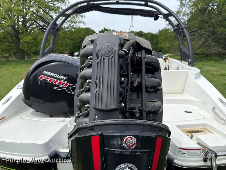 image for item ET6108 2019 Tahoe 1950 boat