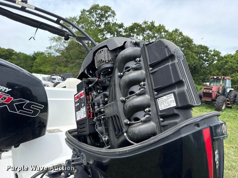 image for item ET6108 2019 Tahoe 1950 boat