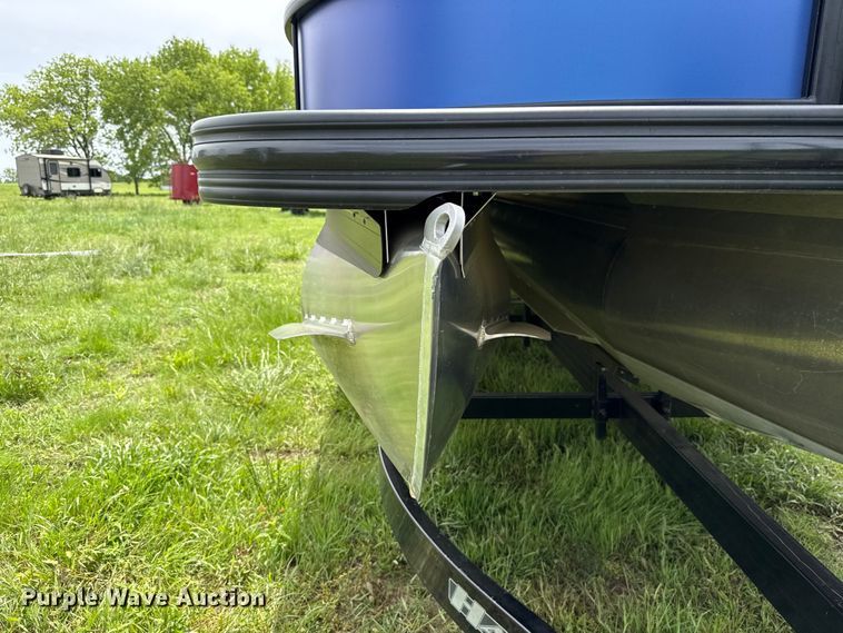 image for item ET6109 2025 Barletta L25UC pontoon boat