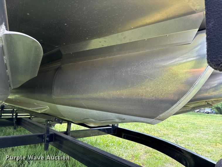 image for item ET6109 2025 Barletta L25UC pontoon boat