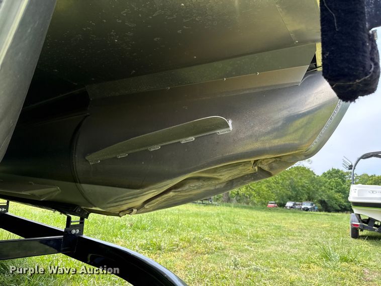 image for item ET6109 2025 Barletta L25UC pontoon boat