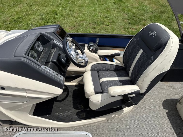 image for item ET6109 2025 Barletta L25UC pontoon boat