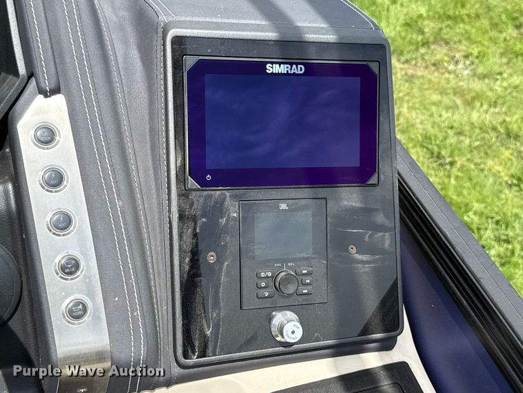 image for item ET6109 2025 Barletta L25UC pontoon boat