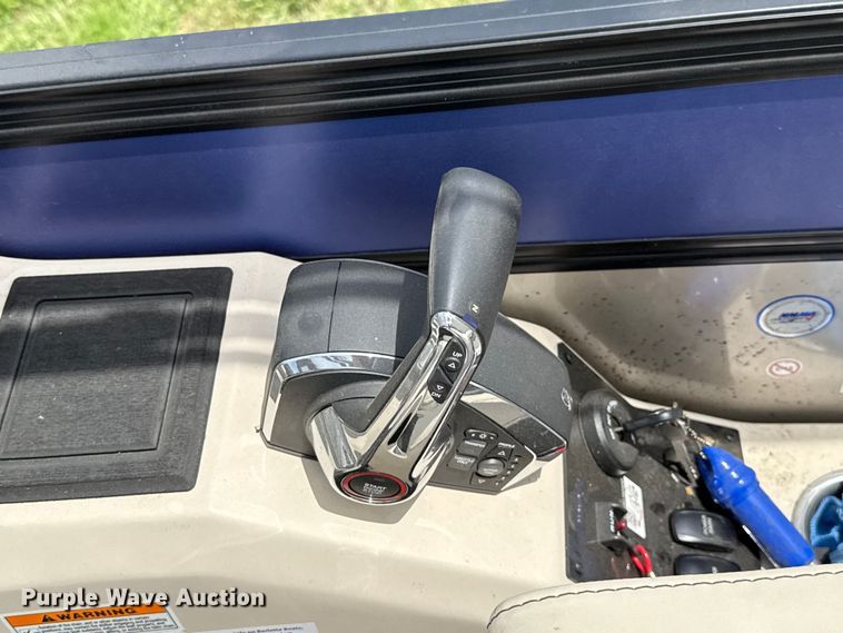 image for item ET6109 2025 Barletta L25UC pontoon boat