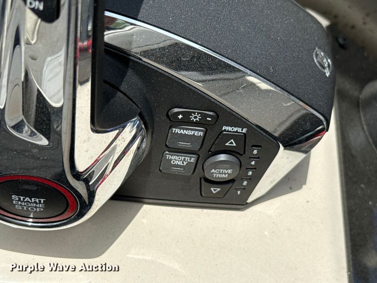image for item ET6109 2025 Barletta L25UC pontoon boat