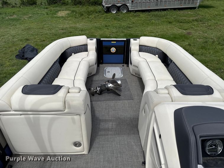 image for item ET6109 2025 Barletta L25UC pontoon boat