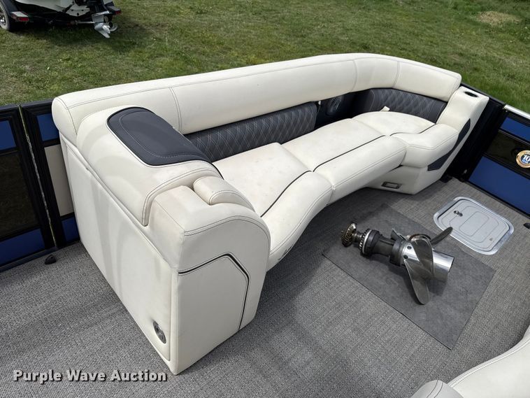 image for item ET6109 2025 Barletta L25UC pontoon boat