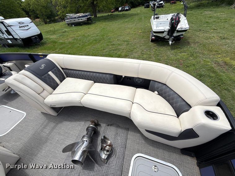 image for item ET6109 2025 Barletta L25UC pontoon boat