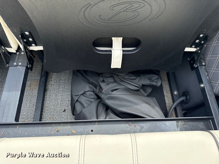 image for item ET6109 2025 Barletta L25UC pontoon boat