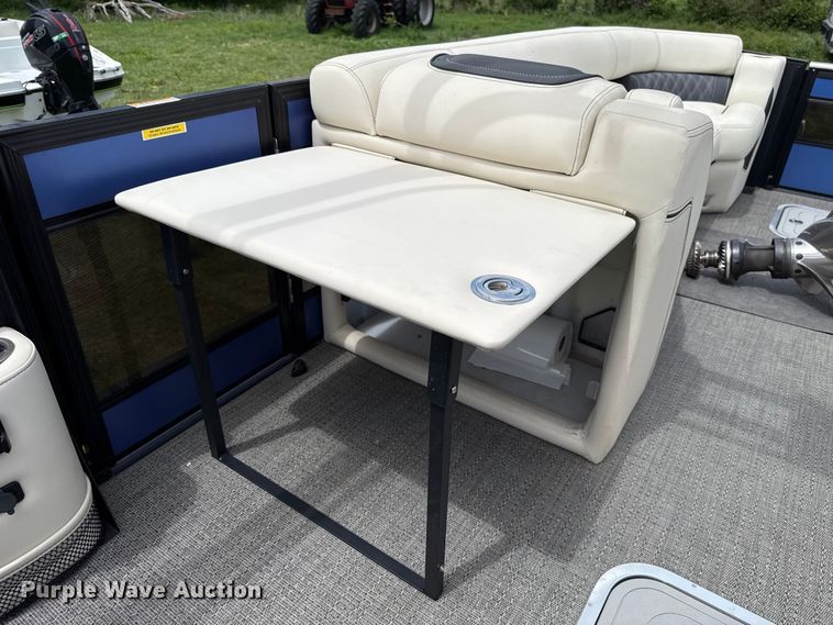 image for item ET6109 2025 Barletta L25UC pontoon boat