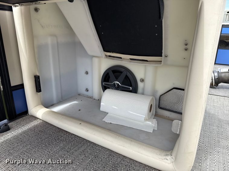 image for item ET6109 2025 Barletta L25UC pontoon boat