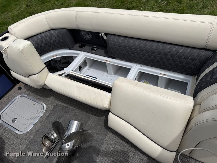 image for item ET6109 2025 Barletta L25UC pontoon boat