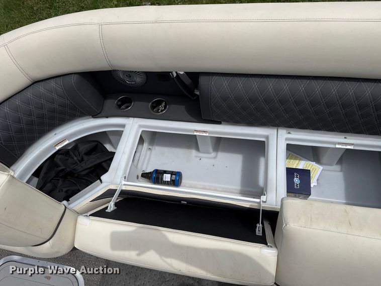 image for item ET6109 2025 Barletta L25UC pontoon boat