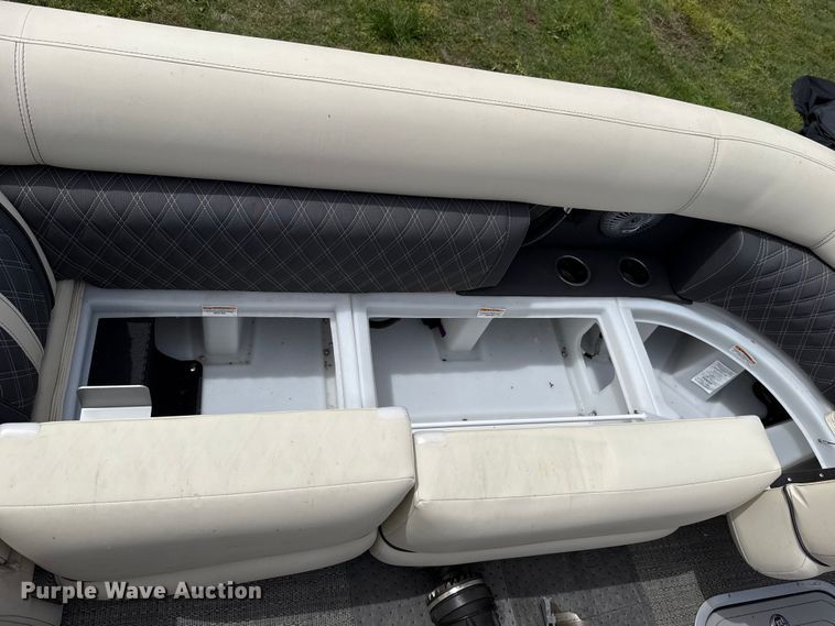 image for item ET6109 2025 Barletta L25UC pontoon boat