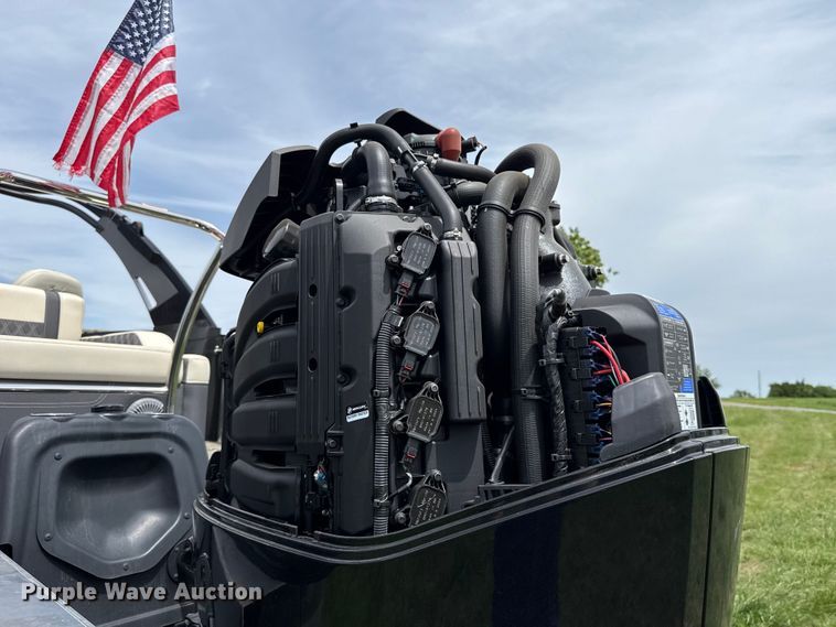 image for item ET6109 2025 Barletta L25UC pontoon boat