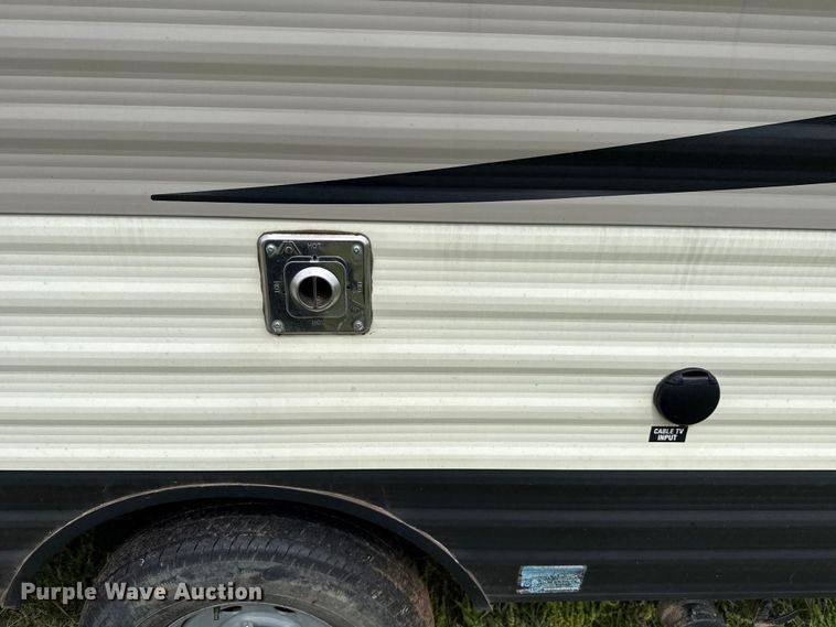 image for item ET6111 2017 StarCraft Autumn Ridge Mini camper