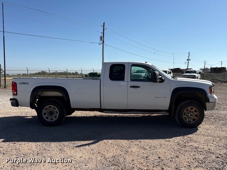 image for item EU0443 2012 GMC Sierra 3500HD Ext. Cab pickup truck
